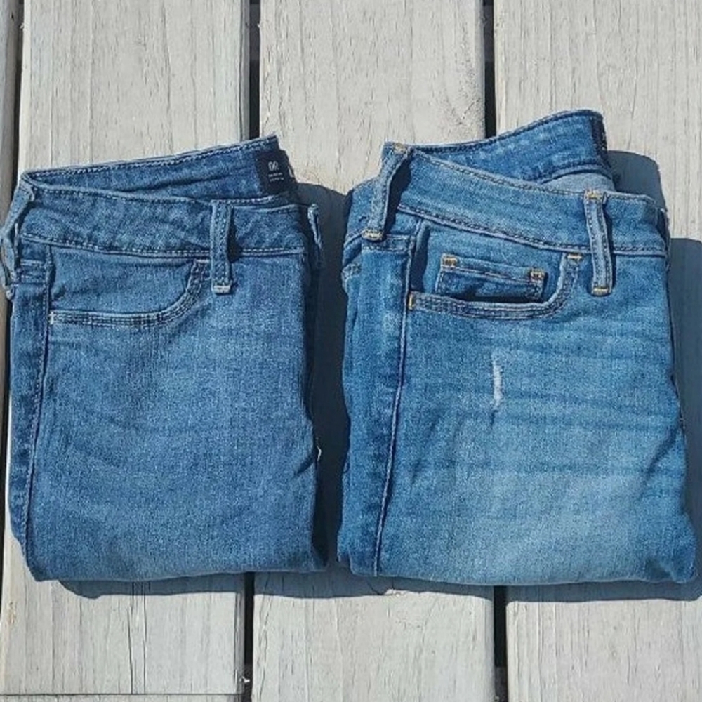 Sold Hollister jeans women or junior